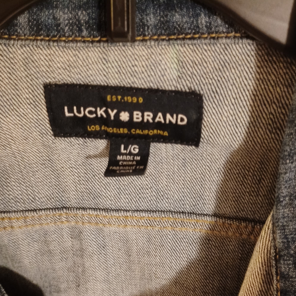 LUCKY BRAND Jean Jacket - Size LG.  Color Blue Wash